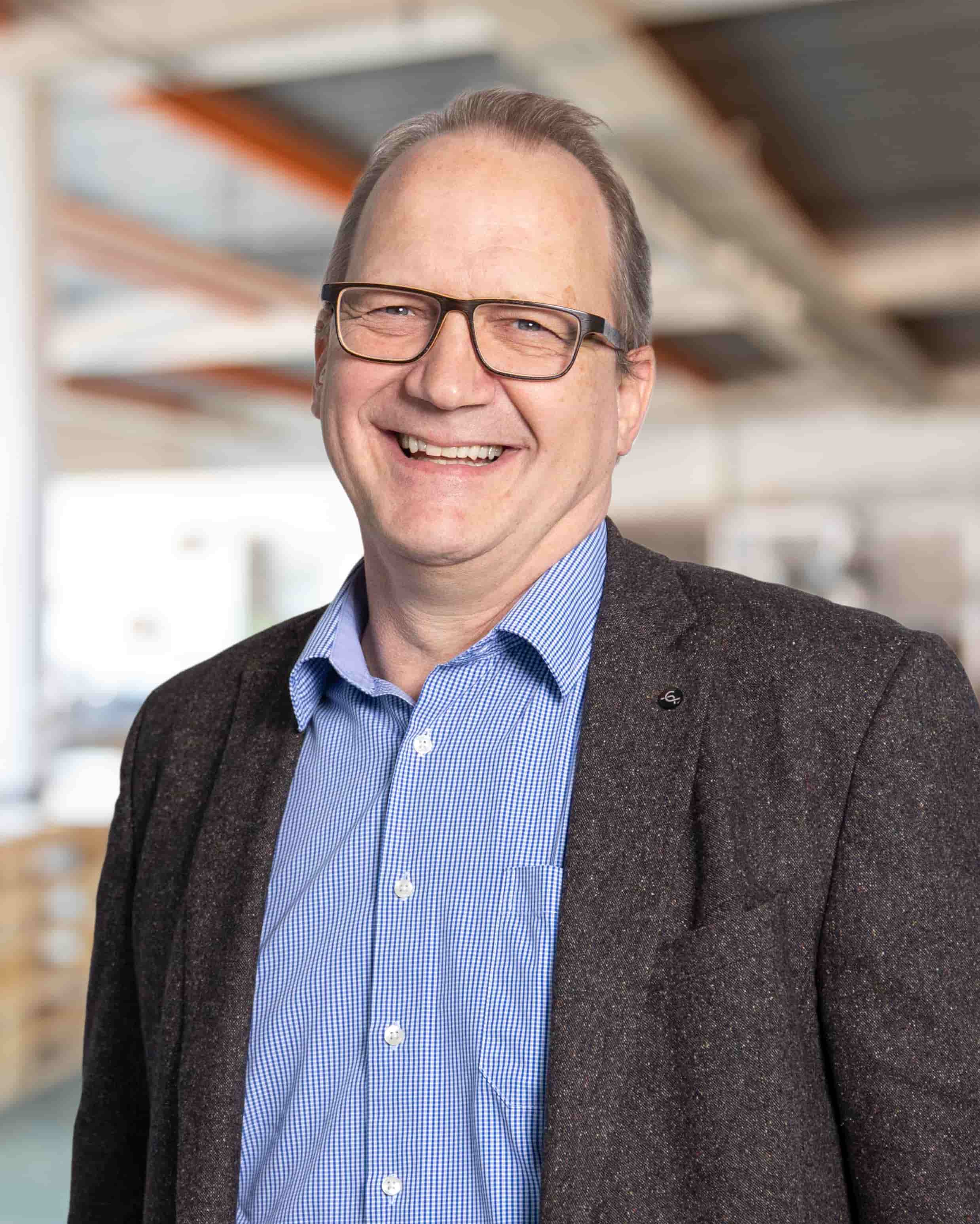 /Claudio Mathiuet_Technischer Kundenberater. Wir sehen ein Portrait von /Claudio Mathiuet_Technischer Kundenberater.
